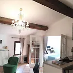 Le Chic Boheme Hotel *