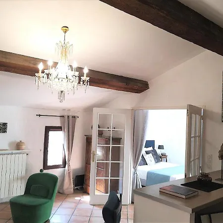 Le Chic Bohème Hotel *