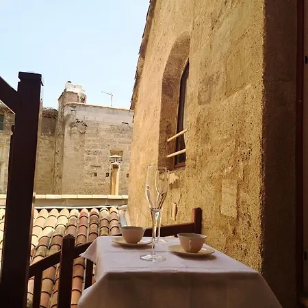 Le Chic Bohème Hotel *